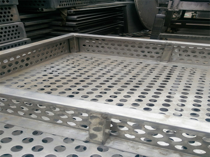 殺菌釜?dú)⒕貌讳P鋼盤子帶隔板