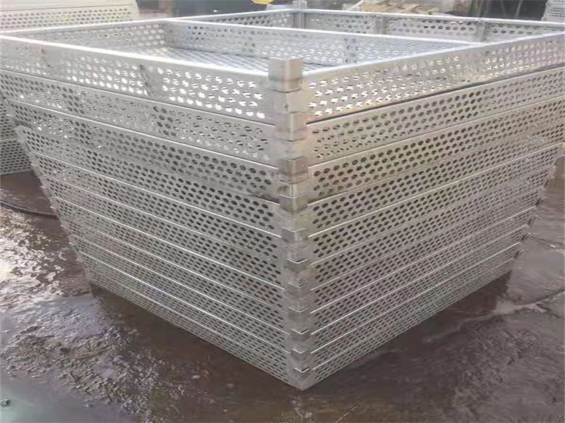 殺菌釜?dú)⒕貌讳P鋼盤子帶隔板