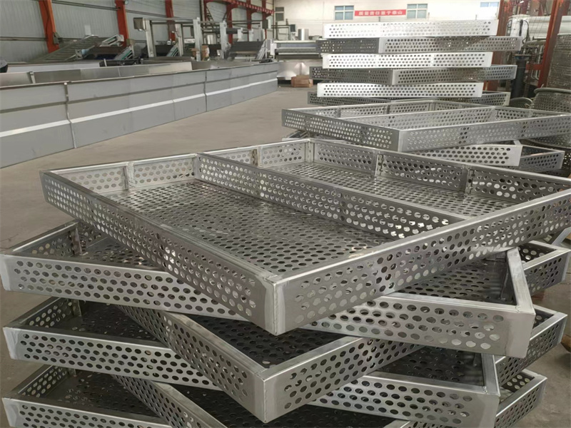 殺菌釜?dú)⒕貌讳P鋼盤子帶隔板