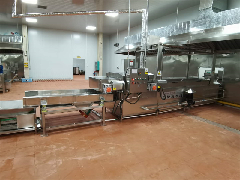 螺螄粉料包酸筍、酸豆角、木耳絲漂燙流水線