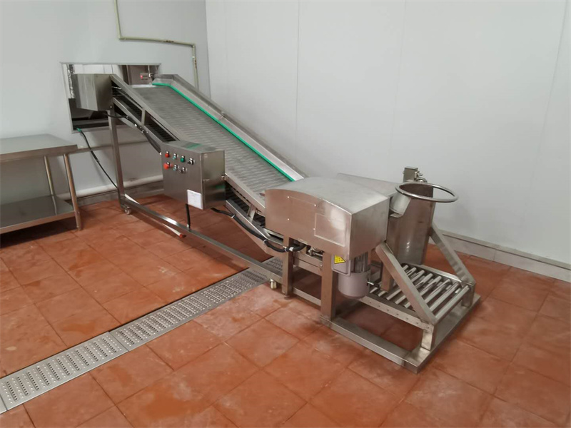 螺螄粉料包酸筍、酸豆角、木耳絲漂燙流水線